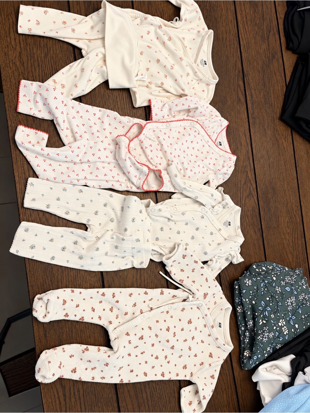 4 H&M newborn outfits
